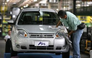 The auto industry, which ground to a near-total halt in March, ended the year with an output contraction of 28.1%