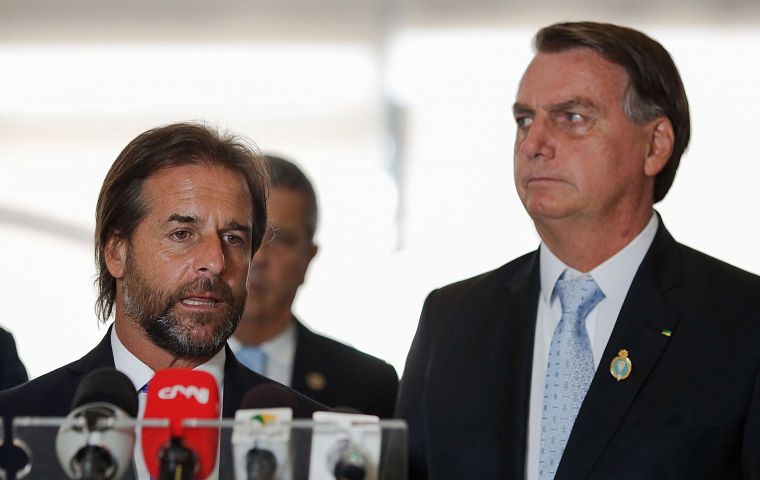 “I am leaving for Uruguay very satisfied, very happy”, said Lacalle Pou, in a press conference, after a meeting with Bolsonaro in Brasilia.