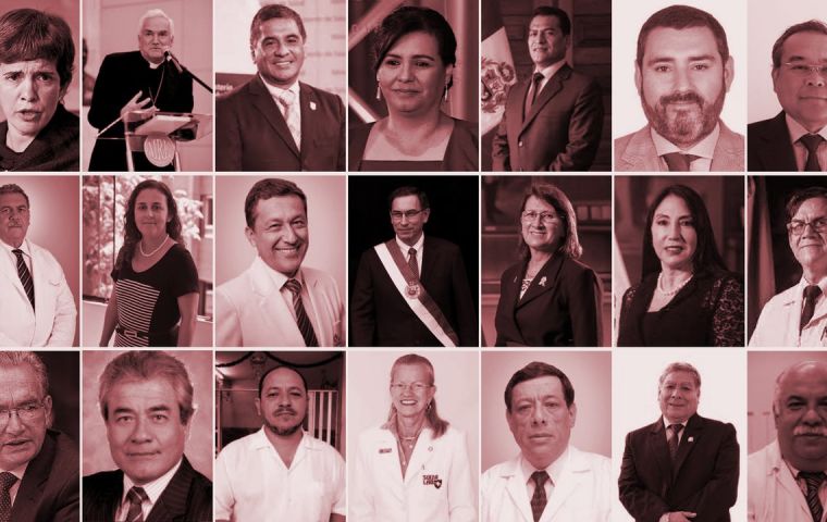 Some of the 437 officials that received the vaccine, including former president Vizcarra in the center.
