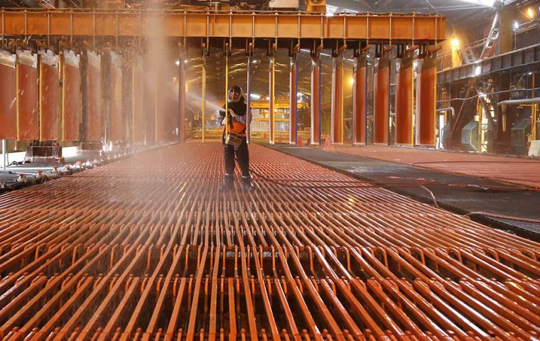 According to the Chilean Copper Commission, Cochilco, the annual average of copper rose to US$ 3,66, well above the US$ 2,88 of the 2021 national budget