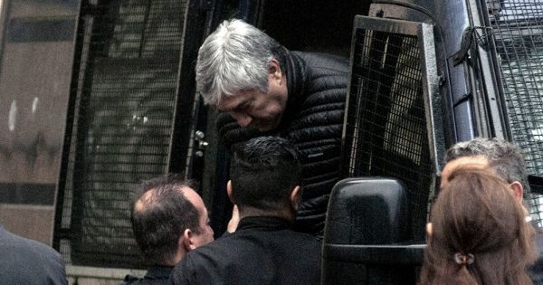 Kirchnerist businessman Baéz will remain under house arrest; family divided over harsh sentences - Vimarsana News