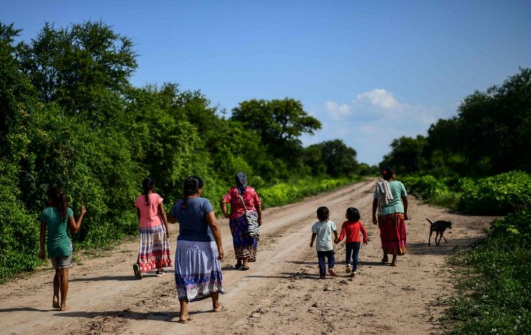 Wichi women live in subhuman conditions in the Formosa tropical woods