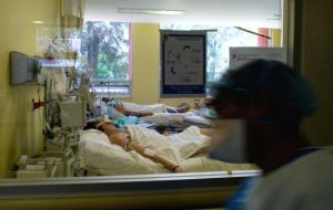 There are 14,418 active cases and 188 hospitalized in intensive care, around 24% of the average capacity of the health system.