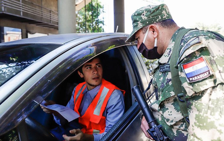 Defense Minister Bernardino Soto Estigarribia said military personnel will be supporting the National Police enforce the new decree.(Pic EFE)