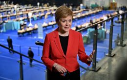 The Green Party will enter structured talks, supported by the civil service, with a view to reaching, if we can, a formal co-operation agreement, Sturgeon said