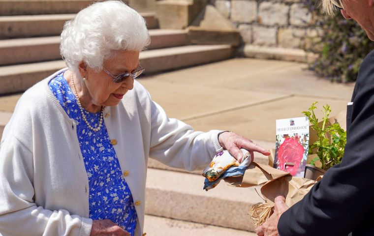 The Queen described the rose as “very lovely.”