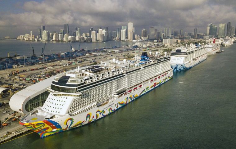The US CDC currently requires that more than 95% of passengers and crew be vaccinated in order for cruise lines to bypass a requirement for trial voyages