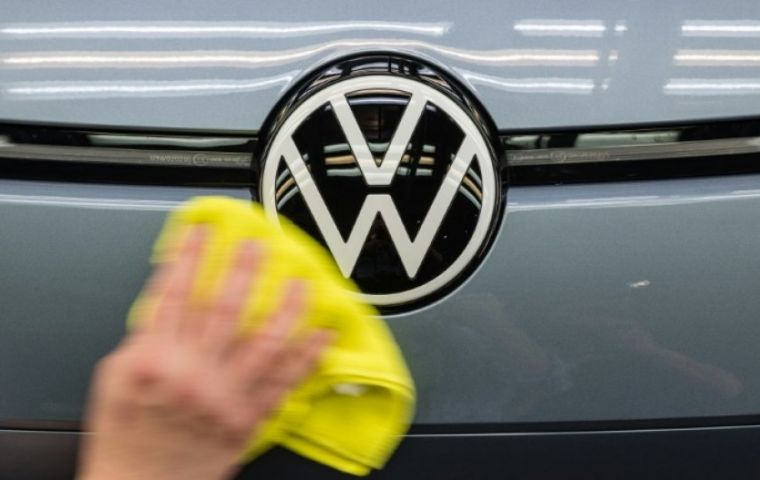 The phase-out timeline affects Volkswagen-brand cars, while plans are also in the works for other brands owned by the Volkswagen Group.