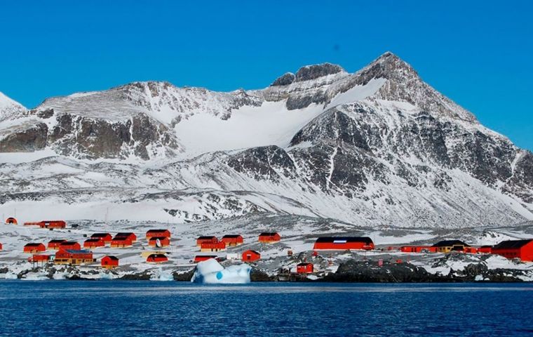 The previous record for the Antarctic region  was 17.5°C (63.5°F) recorded on 24 March 2015 also at Esperanza Research Station