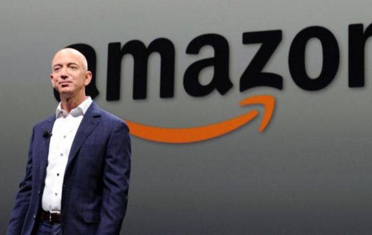 Bezos leaves the position of Amazon CEO the richest man in the world