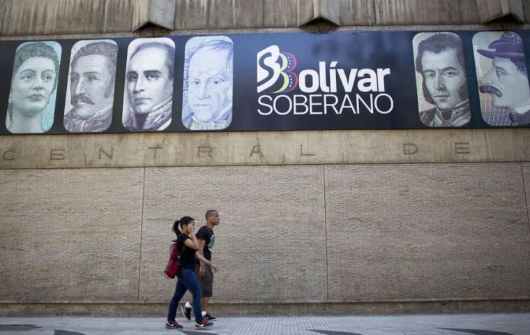 The digital Bolivar means that beginning October all transactions will be divided by a million, pointed out the central bank (Pic AP)