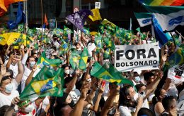 The protests were not endorsed by Lula or his PT Party and some demonstrators chanted against him and Bolsonaro alike