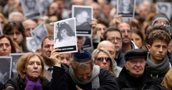 Argentina: Relatives of AMIA bombing victims to appeal court ruling dismissing charges against CFK