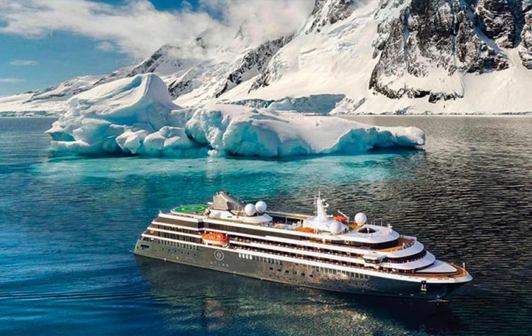 According to Ushuaia Port authorities, Atlas Ocean Voyages is planning fifteen calls, the inaugural trip with the World Navigator will take place 19 November