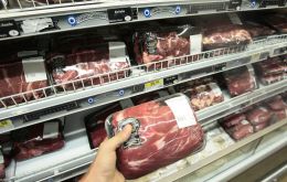 Last October beef sales dropped to 82,180 tons compared to 162.880 a year ago, according to Secex, Brazil's foreign trade secretariat 