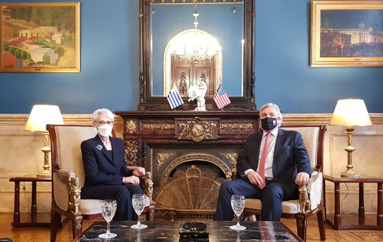 Wendy Sherman with foreign minister Francisco Bustillo 