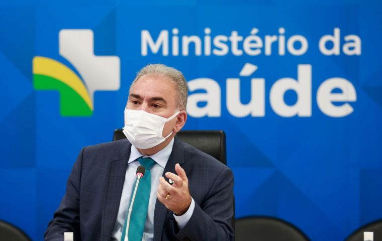 Queiroga's refusal to admit Brazil was in fact requesting a health pass was dubbed as “rhetorical juggling.” 