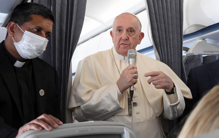 Pope was critical of the media: when gossip grows, “takes away the reputation of a person, that man will not be able to govern, and that is an injustice”
