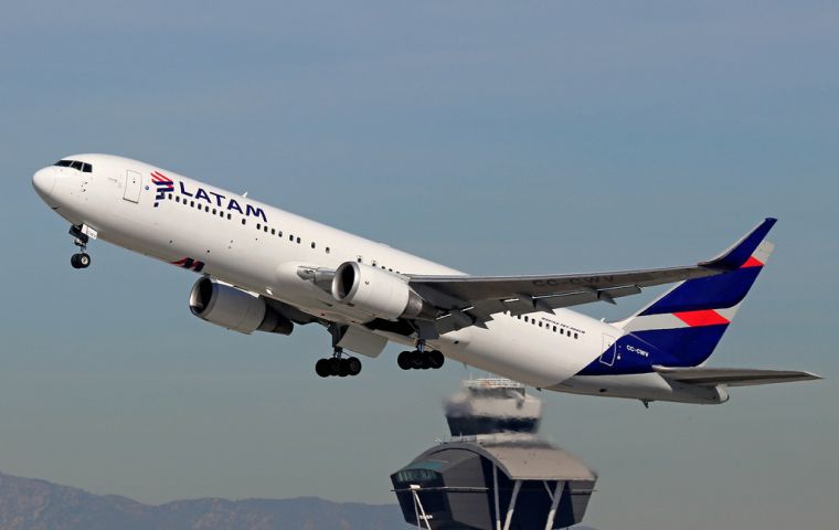 LATAM has programmed a weekly flight on Wednesdays leaving Guarulhos, Sao Paulo at 09:30 AM and landing in Mount Pleasant Complex at 2:30 PM