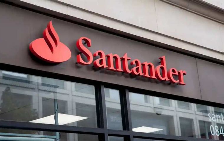 Santander staff deposited £130m into 75,000 accounts on 25 December