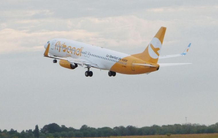 Flybondi's will operate with a Boeing 737/800 which can carry 189 passengers, and is planning three weekly flights during the next twelve months. 
