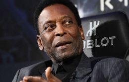 Pele has intestine, liver and lung tumors, it was reported