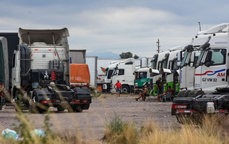 The conflict affected trucks from the entire region seeking to reach Chilean ports on the Pacific