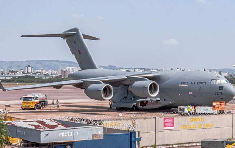 On Jan. 21 a RAF Boeing C-17 Globemaster III aircraft landed at Porto Alegre to refuel and left the next day for the Falklands (Pic Aeroflap)