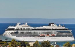 On Monday, Feb 7, Viking Star was scheduled to call and Silver Moon on Tuesday, 