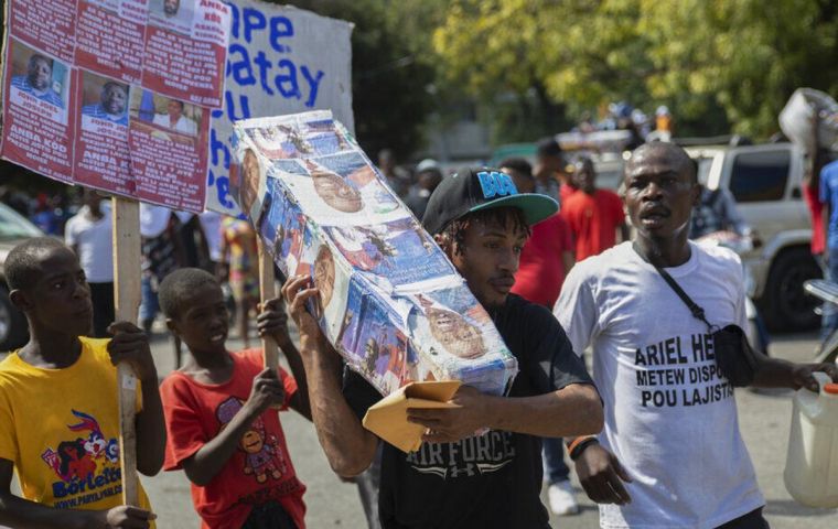 Ariel Henry refuses to step down although his term as Prime Minister should be over by Monday, the last day the late President Jovenel Moïse was to be in office