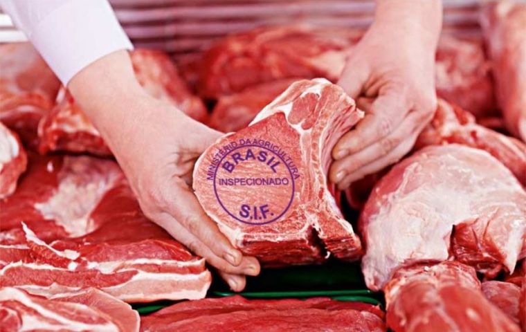 Brazil, on the other hand, exported 1.867 million tons and brought in US$ 9.236 billion, up 9%, including processed and fresh beef.