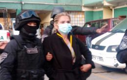 Protesters at the prison gates delayed Áñez's hospitalization 