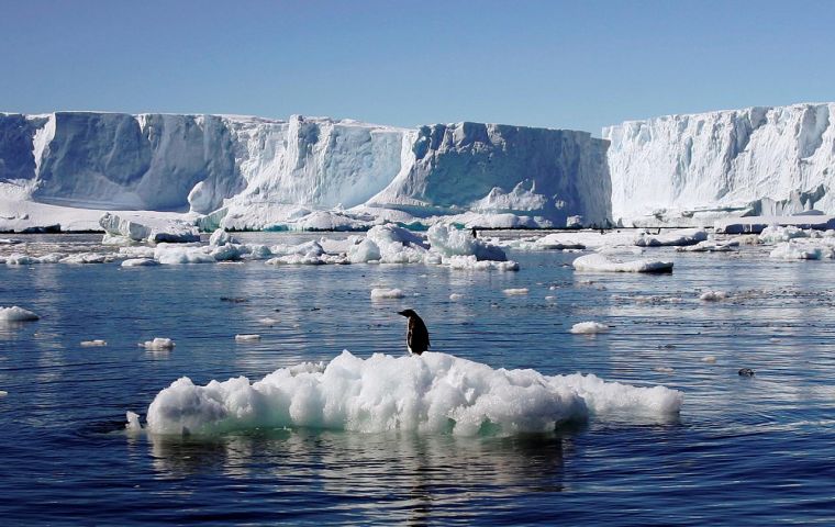 The report makes special reference to the global impact of climate change in Antarctica throughout its overview of the most significant effects of global warming 
