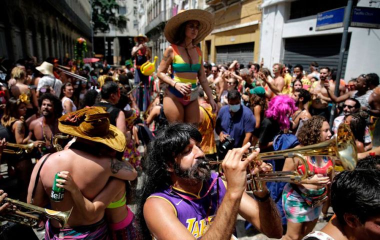 Bolivian authorities were less severe regarding COVID-19 measures, but dancers and spectators were required to be fully vaccinated