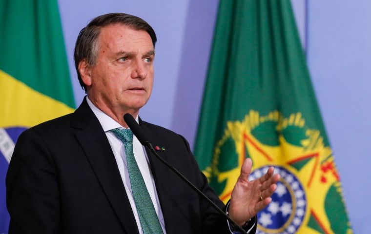 “Whatever I can do, I do,” to avoid increases in the price of fuel, Bolsonaro said    