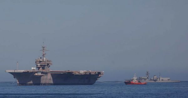 The aircraft carrier USS Kitty Hawk crossed to the Atlantic after a brief call at Punta Arenas - Vimarsana News