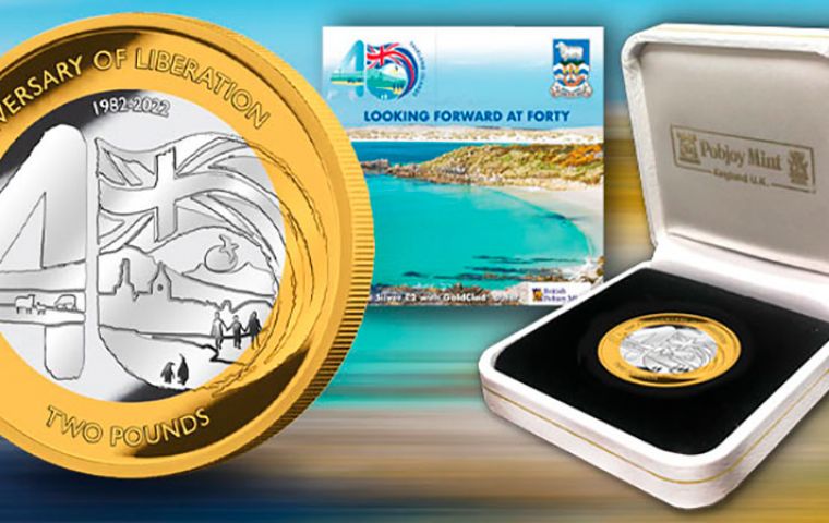 The coin features the official emblem of Falklands 40th