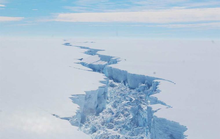 The rift in the Larsen C Ice Shelf shortly before calving of giant iceberg. Photo: Rosey Grant @ BAS