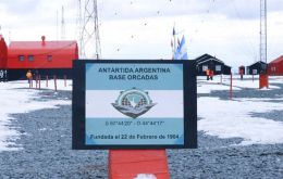 “On April 21 the icebreaker Almirante Irízar finished unloading all the supplies” at the Orcadas Base 