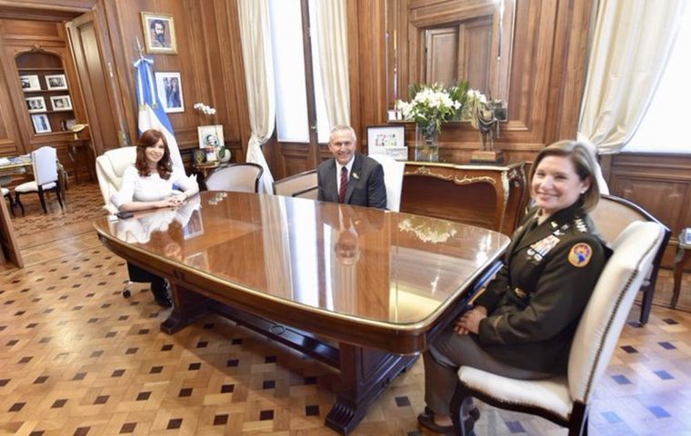 Welcoming General Richardson allowed CFK to deepen her ties with the US Embassy in Buenos Aires