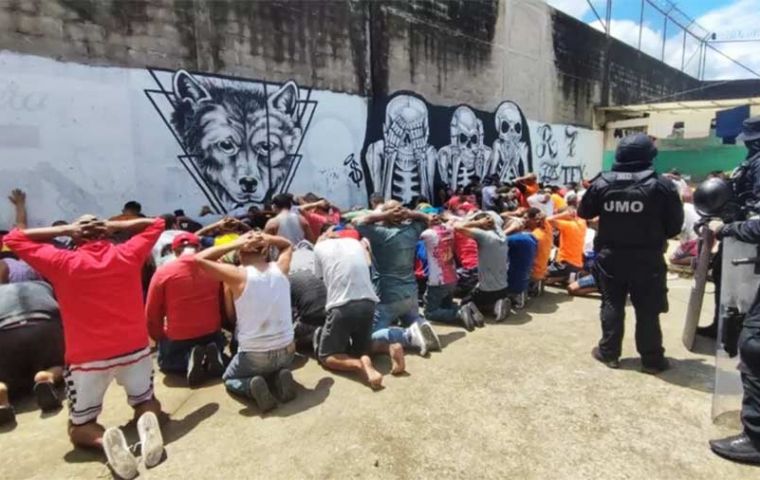 ”We are controlling and arranging some actions so that violence is not unleashed in the rest of the (penitentiary) centers,” Minister Carrillo pointed out.
