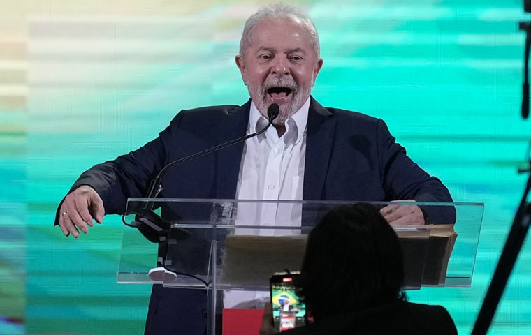 Lula's followers fear Bolsonaro might not acknowledge defeat