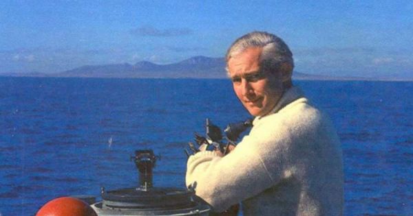 Falklands War, May 21, UK begins landing troops in San Carlos for the definitive recapture of the Islands - Vimarsana News