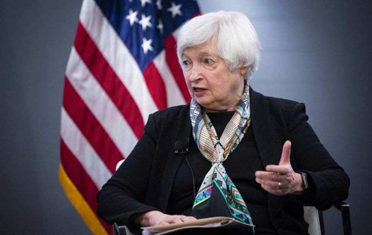 La secretaria del Tesoro, Janet Yellen, instó a las empresas a adoptar cadenas de suministro