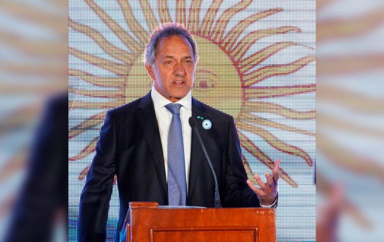 “Brazil supported us in our negotiations with the IMF, emphatically supported our claim to the Malvinas Islands at the United Nations,” Scioli reminded 