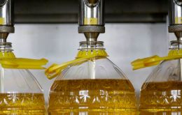 Demand for edible oils in 2021/22 marketing year beginning last September is set to drop 8.45% from a year ago to 39.02 million tons, the first decline this century