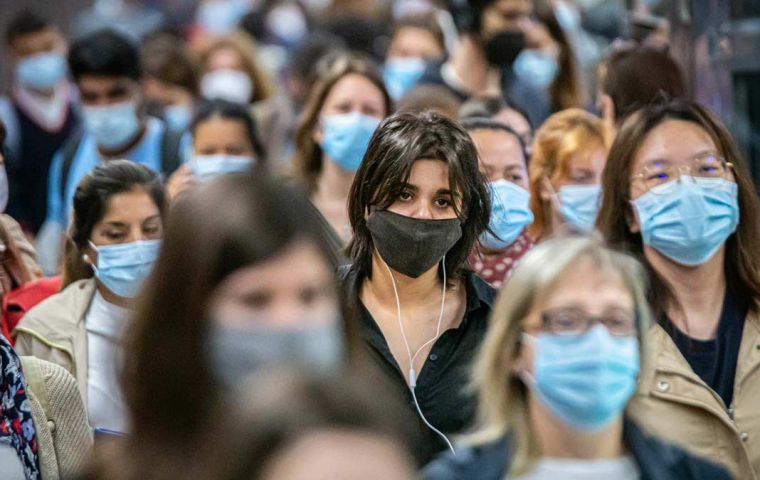  /// Face masks are mandatory in buses and other indoor spaces in Sao Paulo