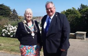 Whitby Mayor, Cllr Linda Wild, with Roger Spink, a Member of the Legislative Assembly of the Falkland Islands.