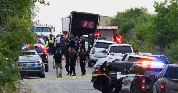Decenas de migrantes irregulares hallados muertos en un camión en Texas — MercoPress