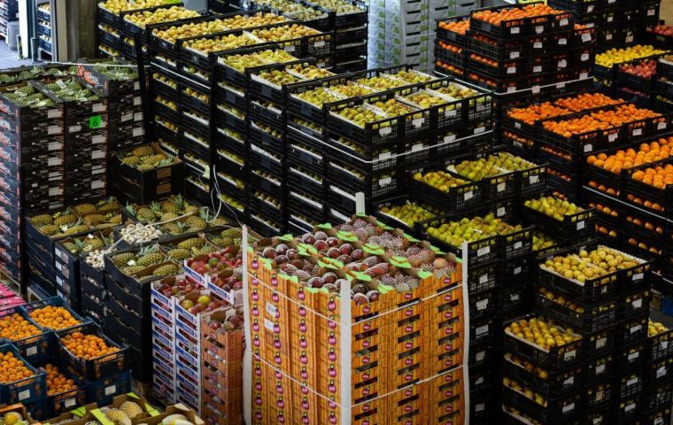 During June there was a decline in the international prices of vegetable oils, cereals and sugar, while dairy and meat prices increased.